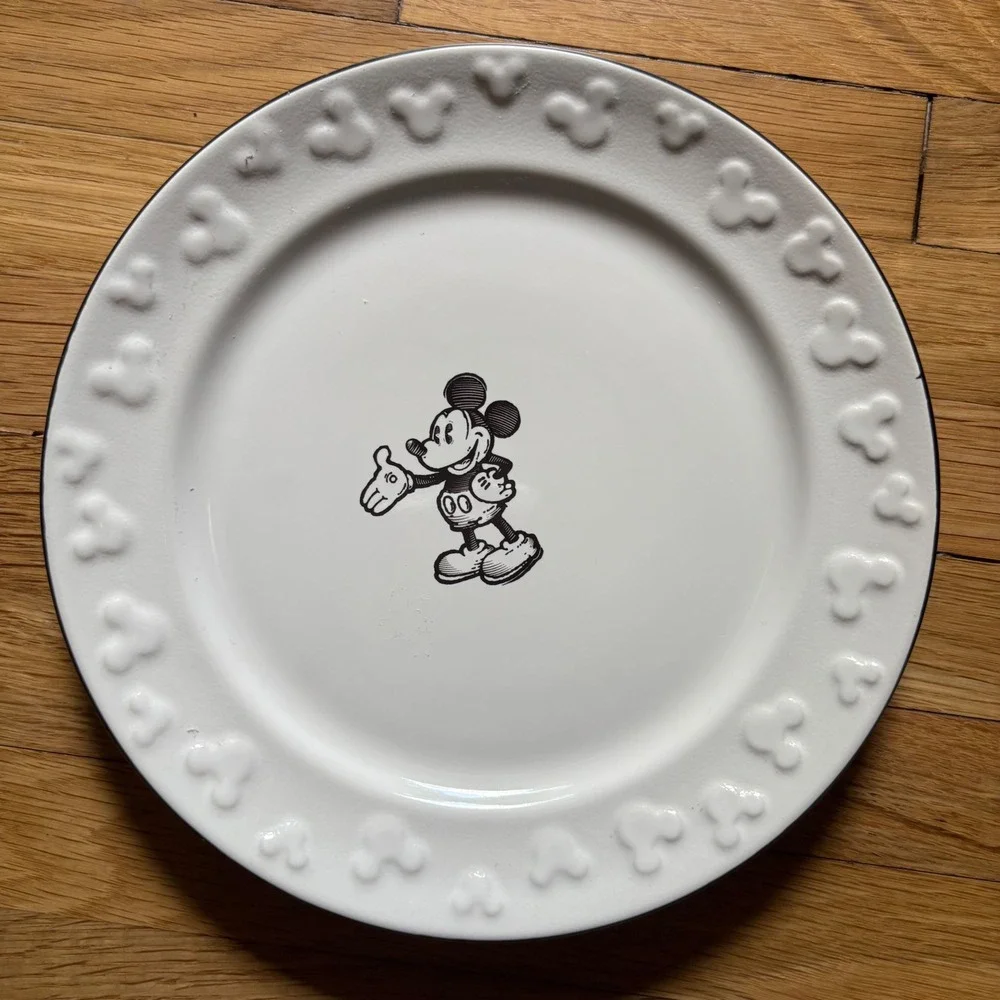 Disney Gourmet Mickey Mouse Black White Ceramic Salad Plate 8
